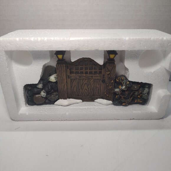 Department 56 Fieldstone Entry Gate Village Accessories 52718 in Original Box - Picture 5 of 5